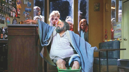 Laurent Pelly se ha encargado de la dirección escénica de este «Falstaff» estrenado en el Teatro Real