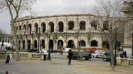 Imagen del coliseo de Nîmes