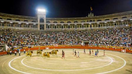 El Coliseo Balear celebra esta noche su 90 aniversario con una corrida monstruo / Alberto R. Roldán