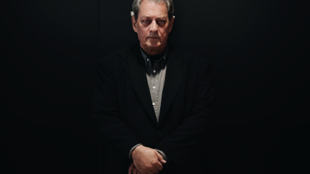 Paul Auster ahora prepara un ensayo contra la violencia y las armas de fuego en su país