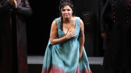 Anna Netrebko afirmó en redes sociales que «me opongo a esta guerra»