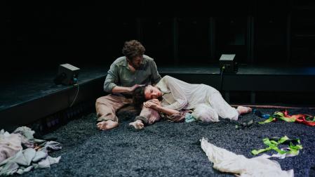 María Hervás (Yerma) y Joan Amargós (Juan) durante uno de los pases previos al estreno en el Lliure