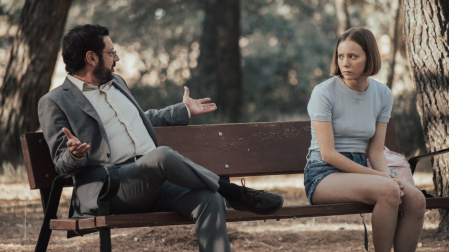 Manolo Solo (izda.) y Laia Manzanares en "La desconocida", de Pablo Maqueda