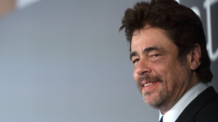 El actor Benicio del Toro interviene para agradecer el premio de Honor de la 10ª edición de los Premios Platino, en el Hotel Intercontinental, a 21 de abril de 2023, en Madrid (España). El actor y productor puertorriqueño recibe el Premio de Honor de este año en reconocimiento a su carrera interpretativa. Con una participación en casi 50 películas y una decena de series de televisión, Benicio del Toro, ganador de un premio Oscar, un Globo de oro, un BAFTA, dos premios Independent Spirit, un premio del Sindicato de Actores, el Oso de Plata del Festival de Berlín y la Palma de Oro del Festival de Cannes, es uno de los máximos representantes del cine iberoamericano en el mundo.