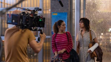 Tamara Casellas (izda.) y María León durante el rodaje de "El hijo zurdo"