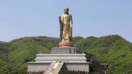 Buda del templo de la Primavera