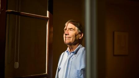 Ignatieff, junto a una ventana del Aspen Institute de Madrid