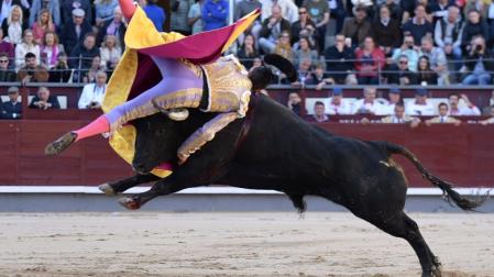 Espeluznante voltereta de Ángel Téllez en Madrid