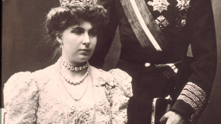 El rey Alfonso XIII y su esposa, la reina VIctoria Eugenia de Battenberg, el día de su boda en 1906. 