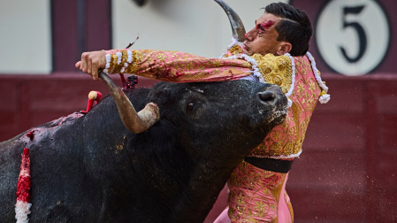 Paco Ureña y Emilio de Justo. Toros en Las Ventas, Corrida de la prensa. © Alberto R. Roldán / Diario La Razon