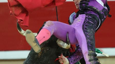 Cristiano Torres, en novillero a la antigua, corta la primera oreja de los Sanfermines