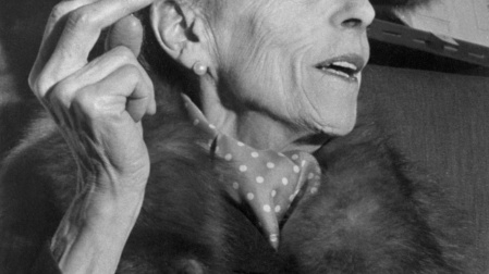 Karen Blixen adoptó varios pseudónimos: Isak Dinesen, Tania Blixen, Pierre Andrézel...