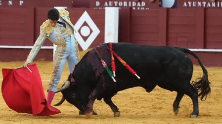 La frescura de Jorge Molina destaca en una plomiza tarde en La Malagueta