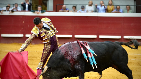 Dos orejas de saldo para las descentradas actuaciones de Manzanares y Talavante en Illumbe