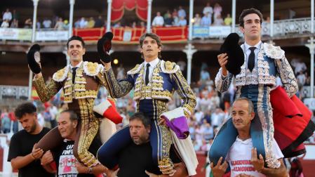 Castella,Talavante y Rufo triunfan en la plaza que no se desplomó 