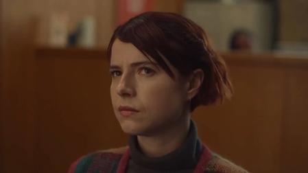 "Esto va a doler": la manicura del amor / Jessie Buckley, protagonista del nuevo trabajo de Christos Nikou ("Apples")