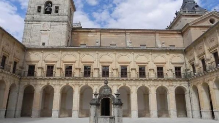 Patio principal del Monasterio de Uclés