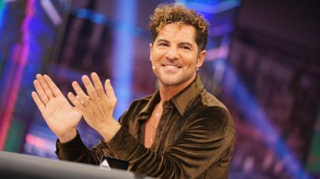 El cantante David Bisbal aplaude en 'El Hormiguero'