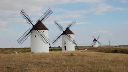 En Mota del Cuervo es posible ver algunos de los molinos típicos de Castilla-La Mancha