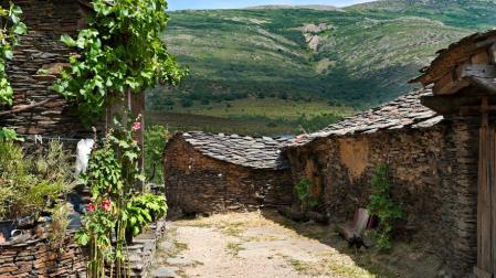 Casas de pizarra en Majaelrayo