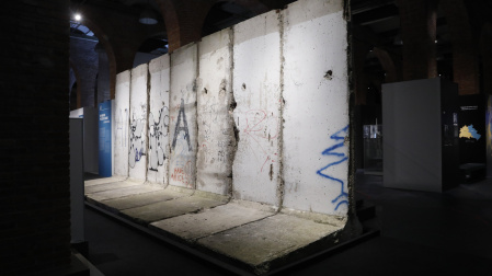 Exposicion sobre el Muro de Berlin en la Fundacion Canal de Isabel II.
© Jesús G. Feria.