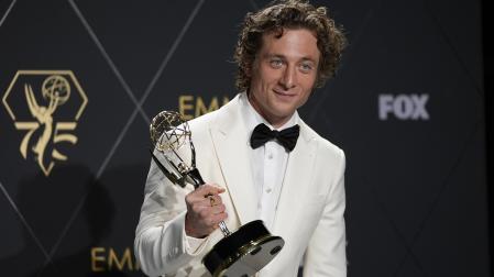 Jeremy Allen White recoge un Emmy por "The Bear"