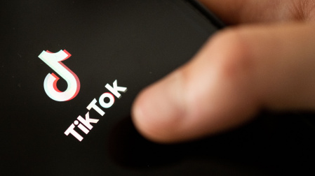 La aplicación TikTok en un smartphone