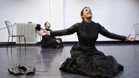 Ana Ruiz ensayando, en Madrid, su papel de Ana Ozores para "La Regenta"