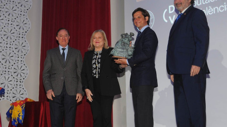 El Ateneo Mercantil de Valencia entrega su premio "Distinción" a El Juli