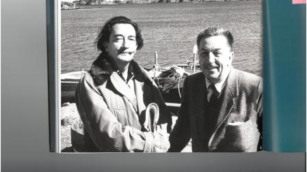 Fotografía de 1957 cedida por la Fundación Colección Walt Disney Family de Walt Disney (d) y Salvador Dalí (i) en España, 1957