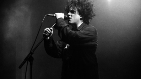 Robert Smith of The Cure 1991 live