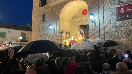 Procesión del Virgen del Milagro bajo la lluvia en Illescas (Toledo)