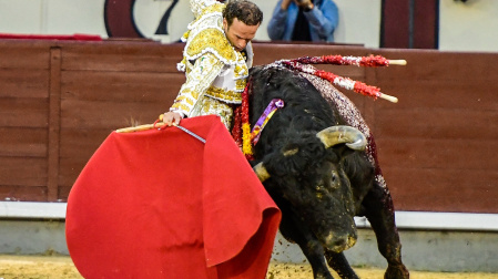 Ferrera saca premio de una tarde como de San Isidro