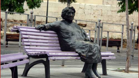 Escultura de Rosa Chacel junto a la Plaza de Poniente de Valladolid