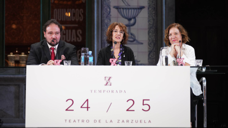 De izq. a der.: José Miguel Pérez-Sierra (director musical; Paz Santa Cecilia Aristu, (directora general del Inaem) e Isamay Benavente (directora del Teatro de la Zarzuela)