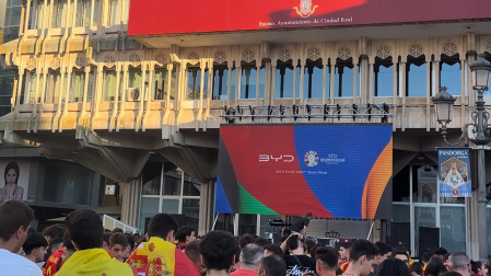 Pantalla gigante en la Plaza Mayor de Ciudad Real