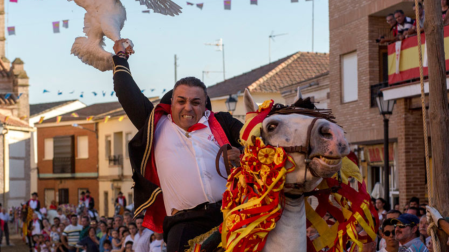 Este pueblo de Toledo ha eliminado su fiesta más polémica donde decapitaban gansos