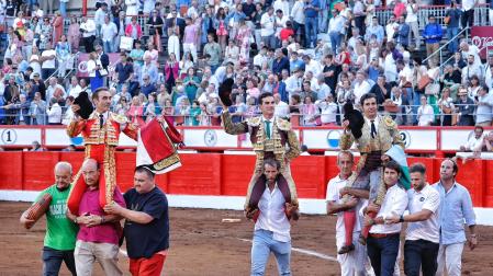 Ponce, Morante y Fernando Adrián salen a hombros, hoy en Santander