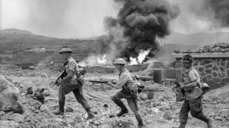 Soldados en plena invasión de Sicilia por parte del banco aliado, durante la segunda Guerra Mundial.