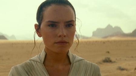 La actriz de 'Star Wars', Daisy Ridley, confiesa que padece la enfemedad de Graves