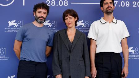 Rodrigo Sorogoyen, Iria del Río y Francesco Carril durante el rodaje de «Los años nuevos»