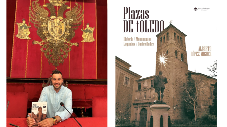 Alberto López Miguel portando junto a su libro 'Plazas de Toledo' en el Ayuntamiento de Toledo