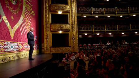 Eduardo Vasco, esta mañana, sobre el escenario del Teatro Español 