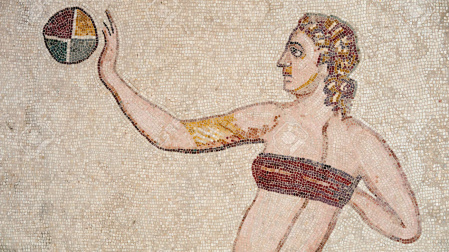 "Mujeres jugando a la pelota", mosaico de la Villa del Casale, en Sicilia