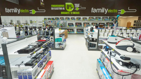 La Organización de Consumidores y Usuarios (OCU) publicado en el año 2022 en el que reconoce a Family Cash como uno de los supermercados más baratos de toda España