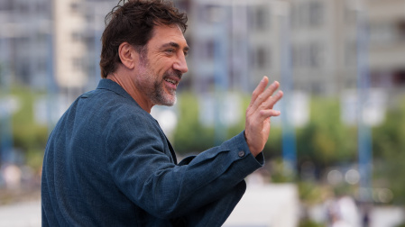 Bardem en el photocall del Festival de San Sebastián antes de recoger el Premio Donostia 2023