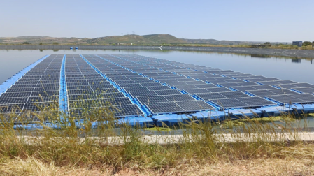 Finca Hualdo Flotante, proyecto solar de autoconsumo energético sobre el agua 