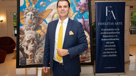 Rubén Puga, CEO de Grupo Fidelitas & Company, durante la inauguración de una exposición del grupo en Marbella