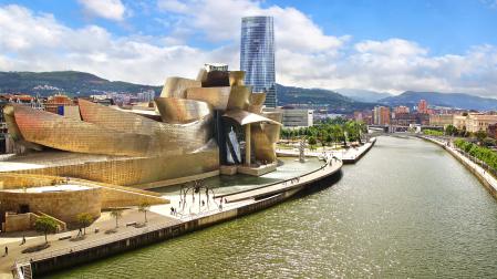 Vistas panorámicas de la ciudad vieja de Bilbao