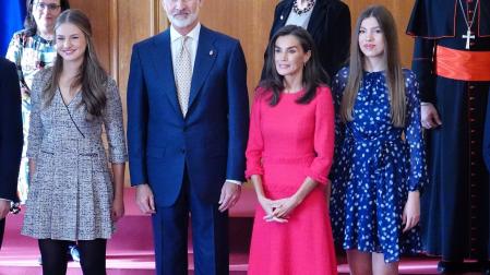 La Princesa Leonor, muy chic con un minivestido de tweed, eclipsa a la Infanta Sofía, que recicla uno de sus looks